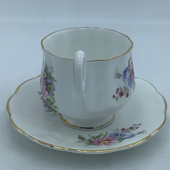Royal Dover English Bone China Floral Bouquet Teacup and Saucer - Picture 2 of 11